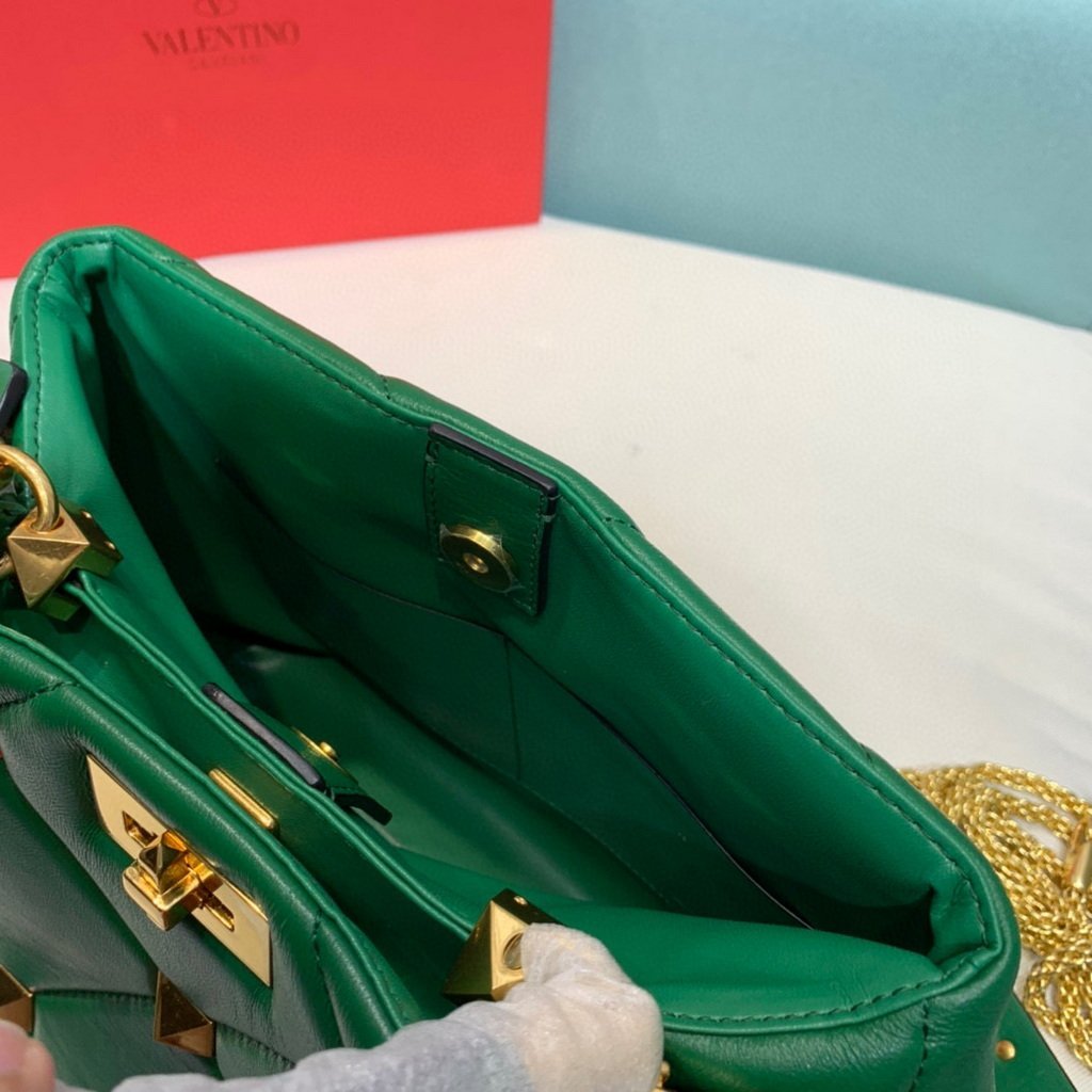 Valentino 2021 Roman Stud The Handle Bag In Nappa 0097L Green