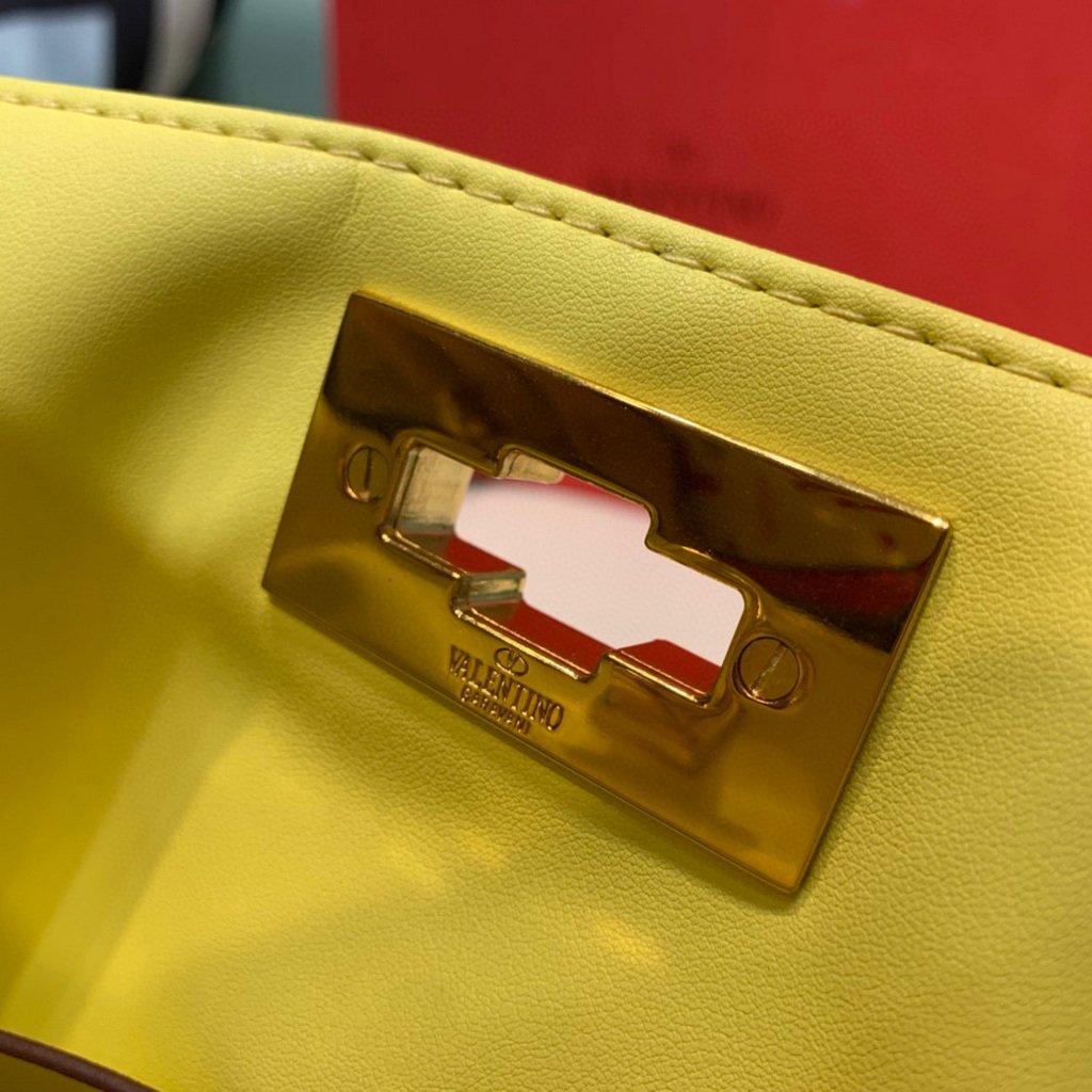 Valentino 2021 Roman Stud The Handle Bag In Nappa 0097L Yellow