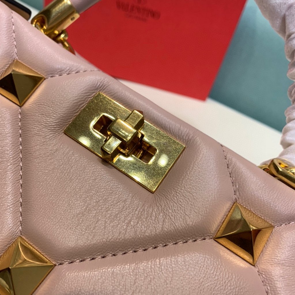 Valentino 2021 Roman Stud The Handle Bag In Nappa 0097L Nude