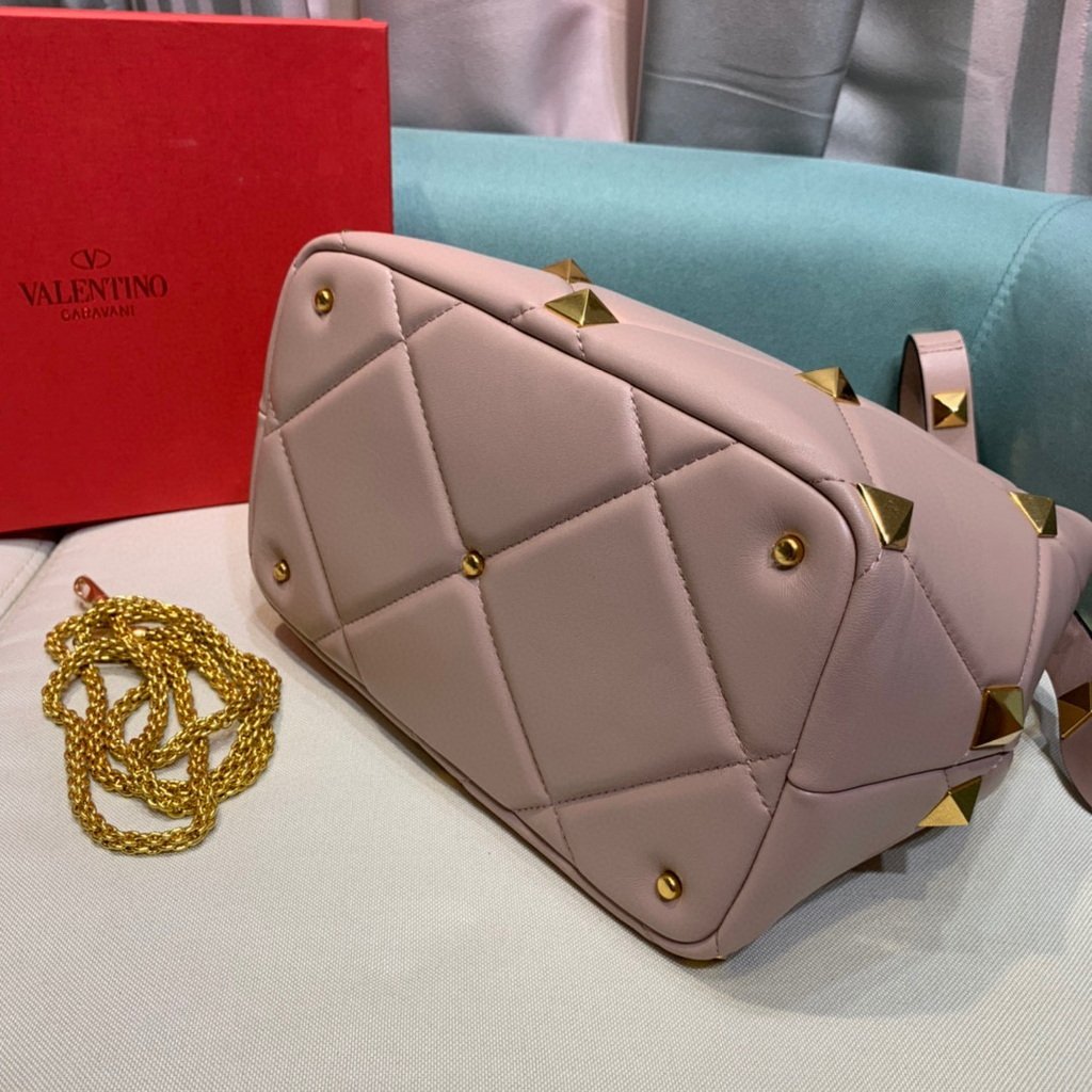 Valentino 2021 Roman Stud The Handle Bag In Nappa 0097L Nude