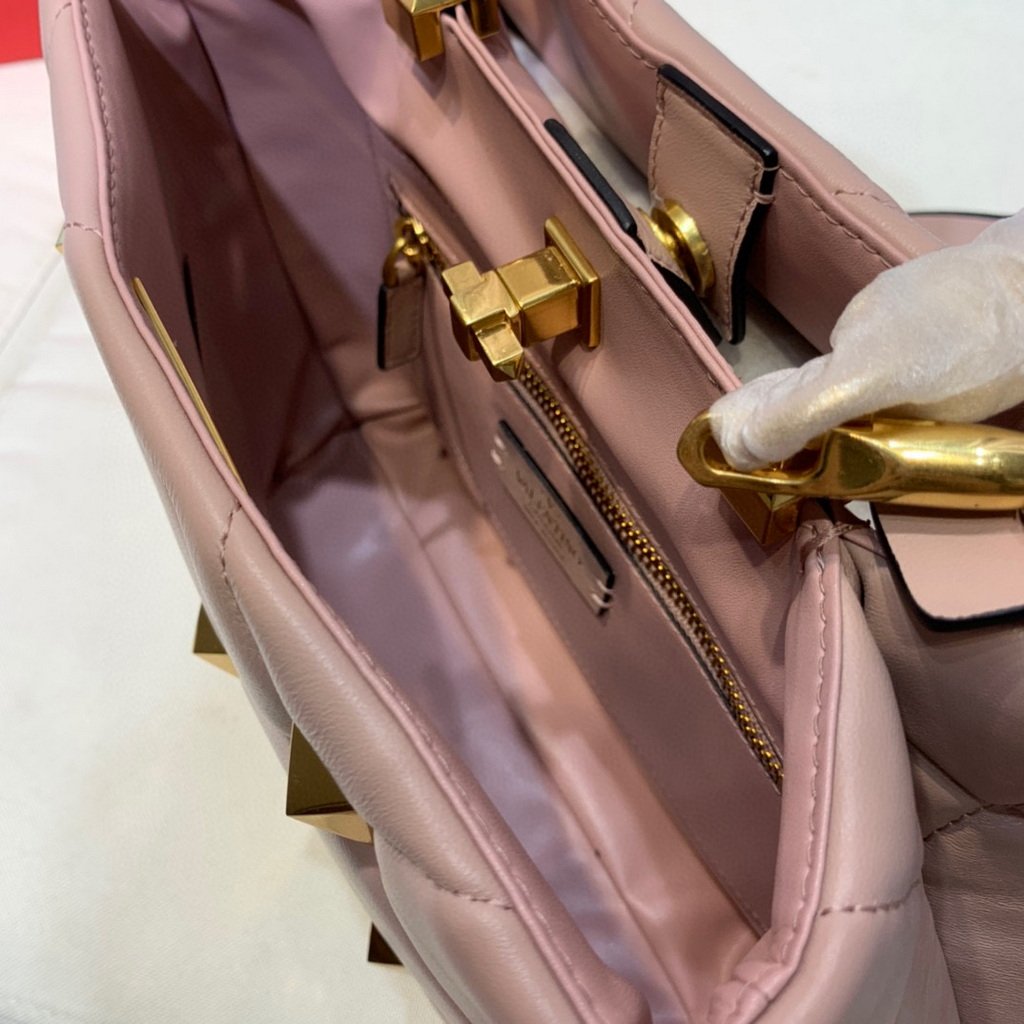 Valentino 2021 Roman Stud The Handle Bag In Nappa 0097L Nude