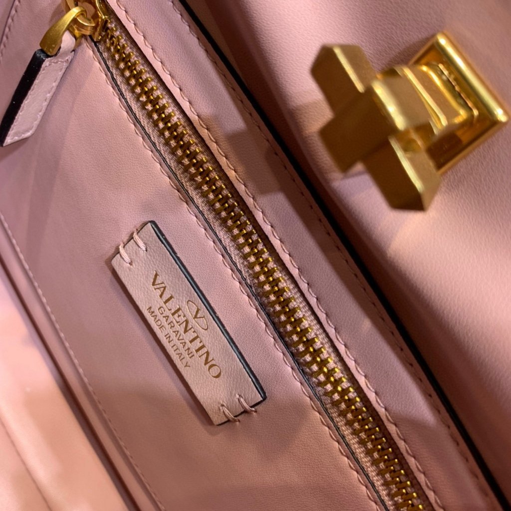 Valentino 2021 Roman Stud The Handle Bag In Nappa 0097L Nude