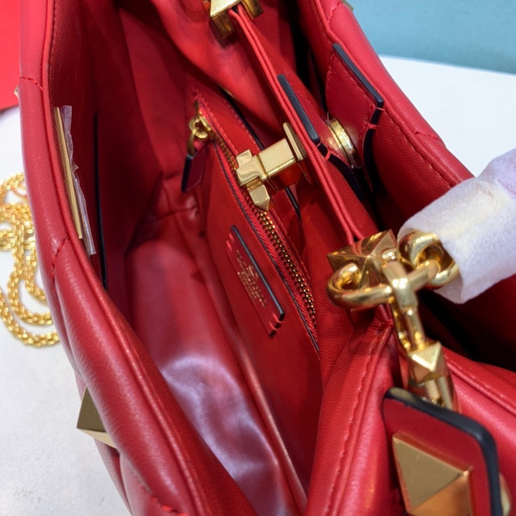 Valentino 2021 Roman Stud The Handle Bag In Nappa 0097L Red
