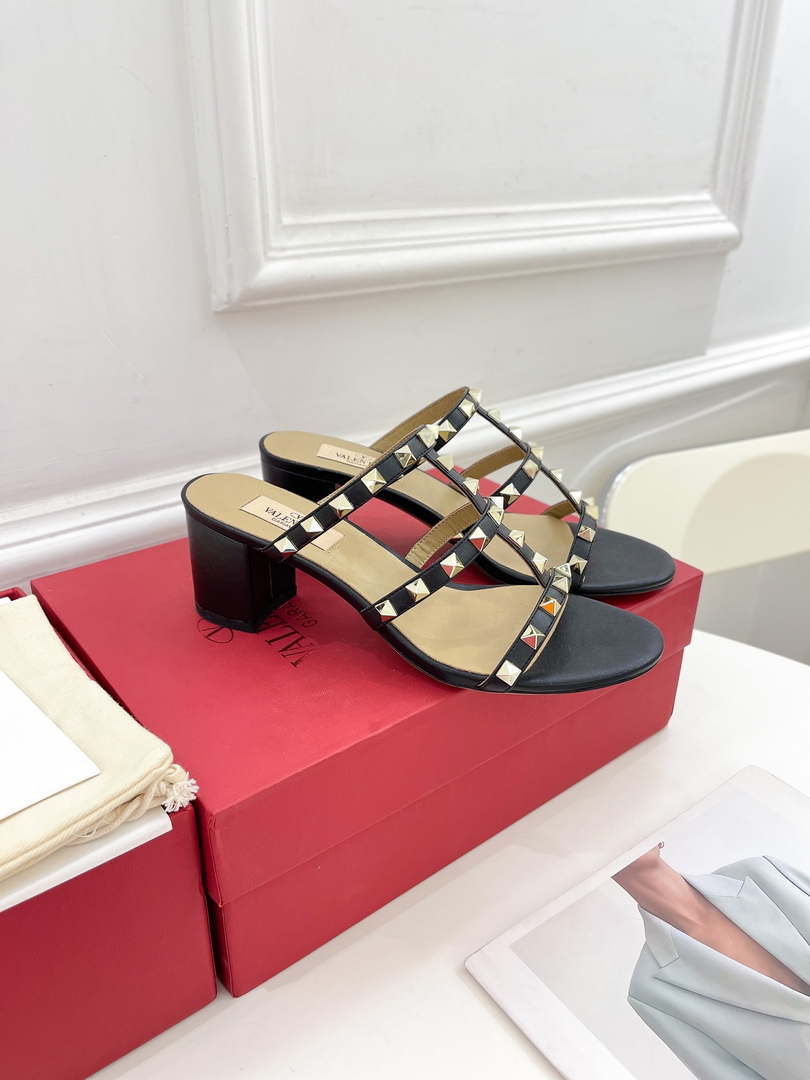 Valentino 3W2S0C47VOD Rockstud Flat Slide Sandal 60MM V98842 - US 4=35 - View 1