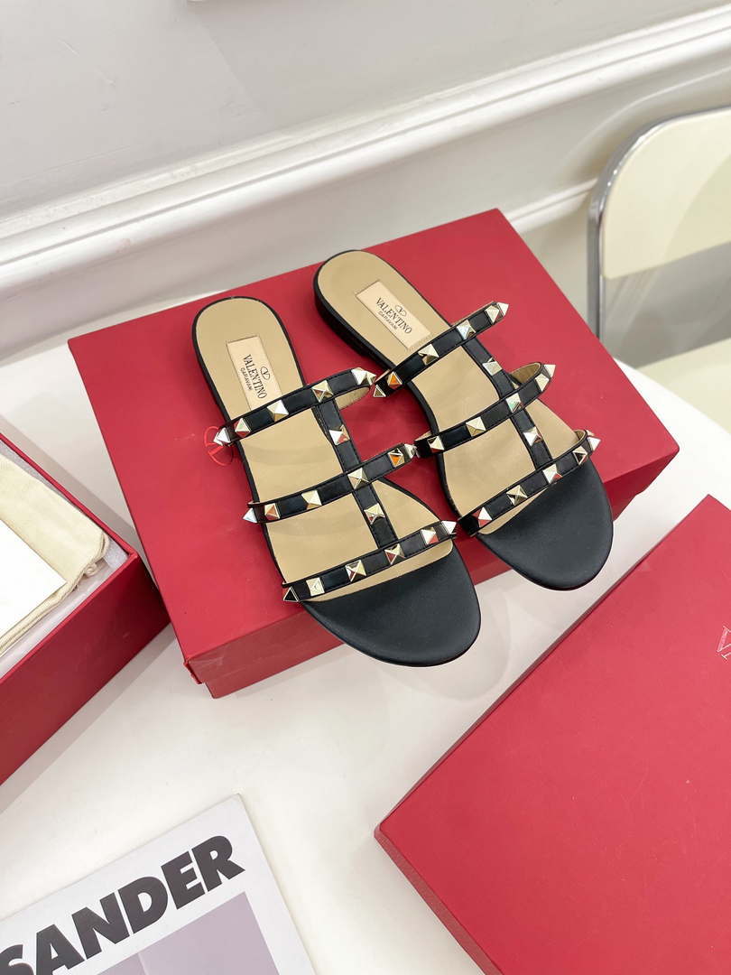 Valentino 3W2S0C49VOD Rockstud Flat Slide Sandal V98829 - US 4=Euro 35 - View 1