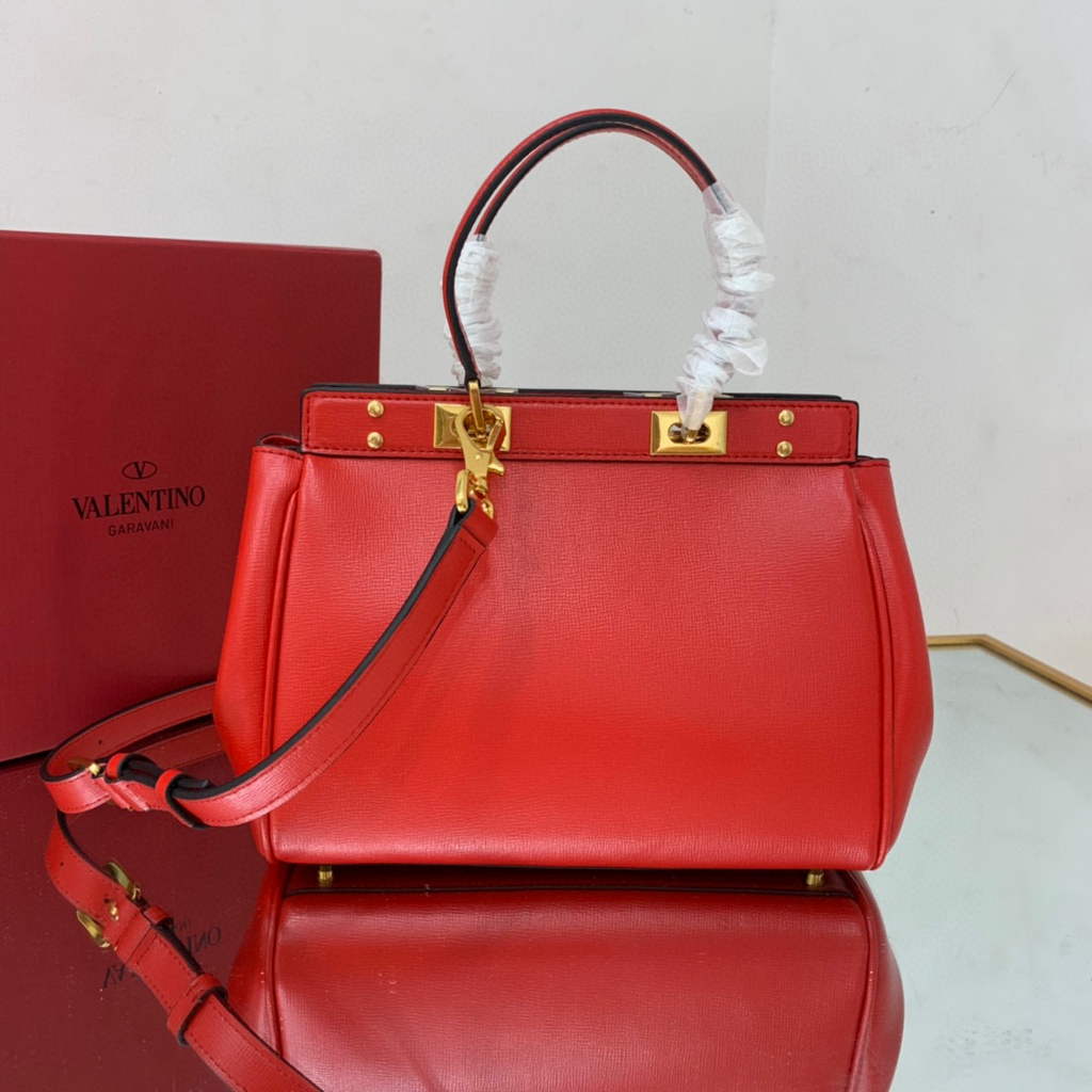 Valentino 4100 Medium Rockstud Alcove Handbag In Grainy Calfskin 2B0J41 Red