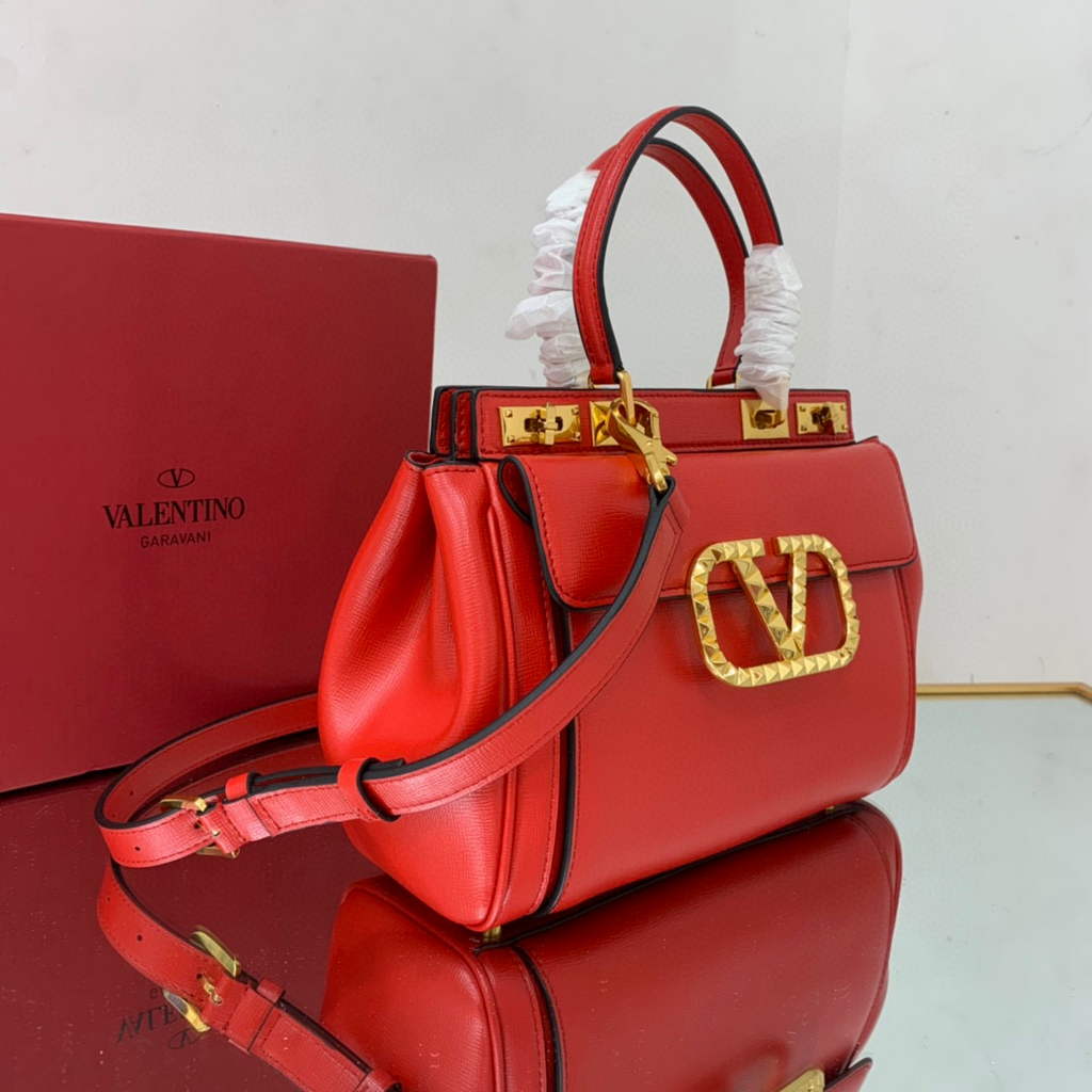 Valentino 4100 Medium Rockstud Alcove Handbag In Grainy Calfskin 2B0J41 Red
