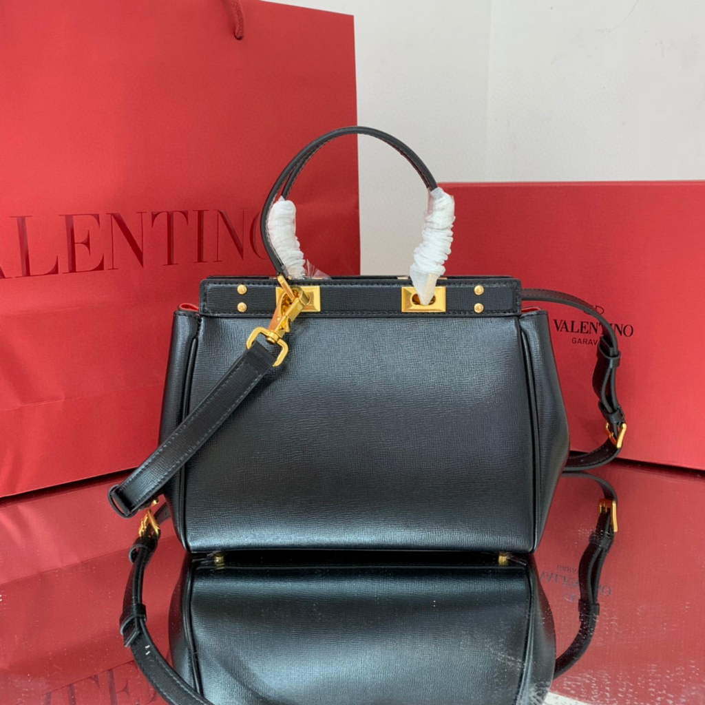 Valentino 4100 Medium Rockstud Alcove Handbag In Grainy Calfskin 2B0J41 Black