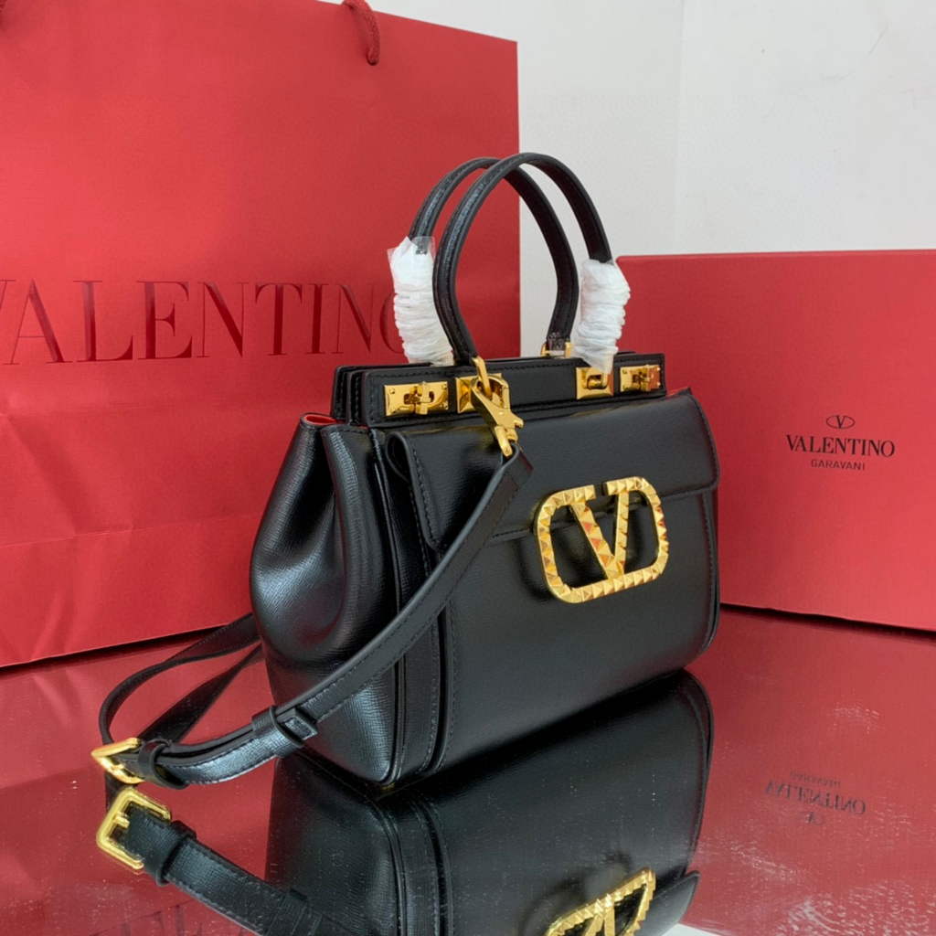 Valentino 4100 Medium Rockstud Alcove Handbag In Grainy Calfskin 2B0J41 Black