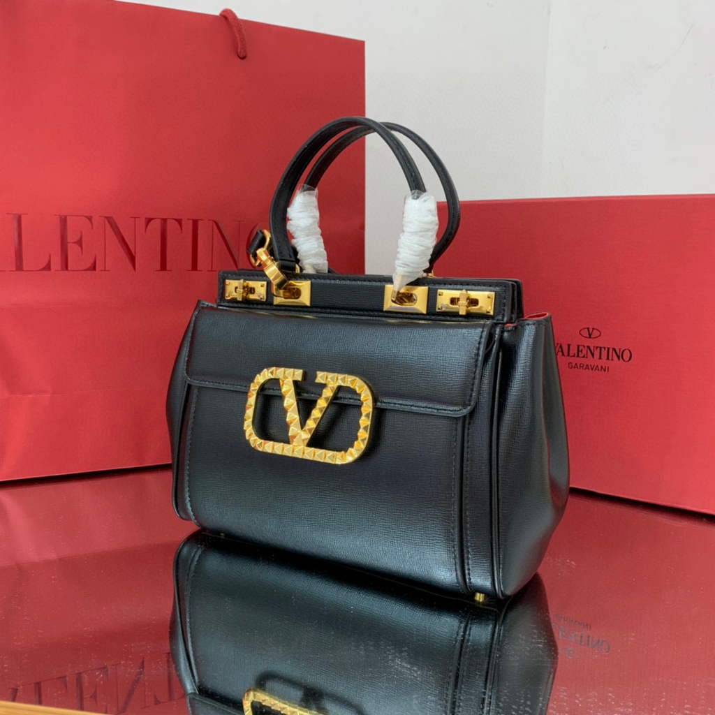 Valentino 4100 Medium Rockstud Alcove Handbag In Grainy Calfskin 2B0J41 Black