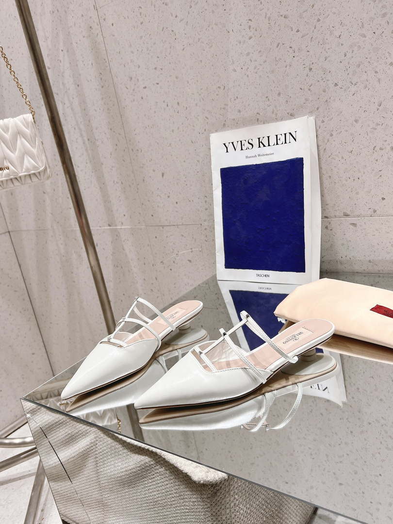 Valentino 4W0S0IZ2ACT Rockstud Wispy Calfskin Mule 20MM V10093