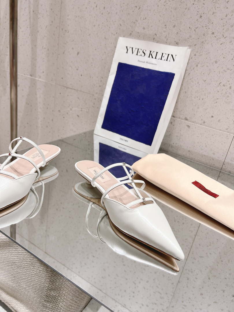 Valentino 4W0S0IZ2ACT Rockstud Wispy Calfskin Mule 20MM V10093