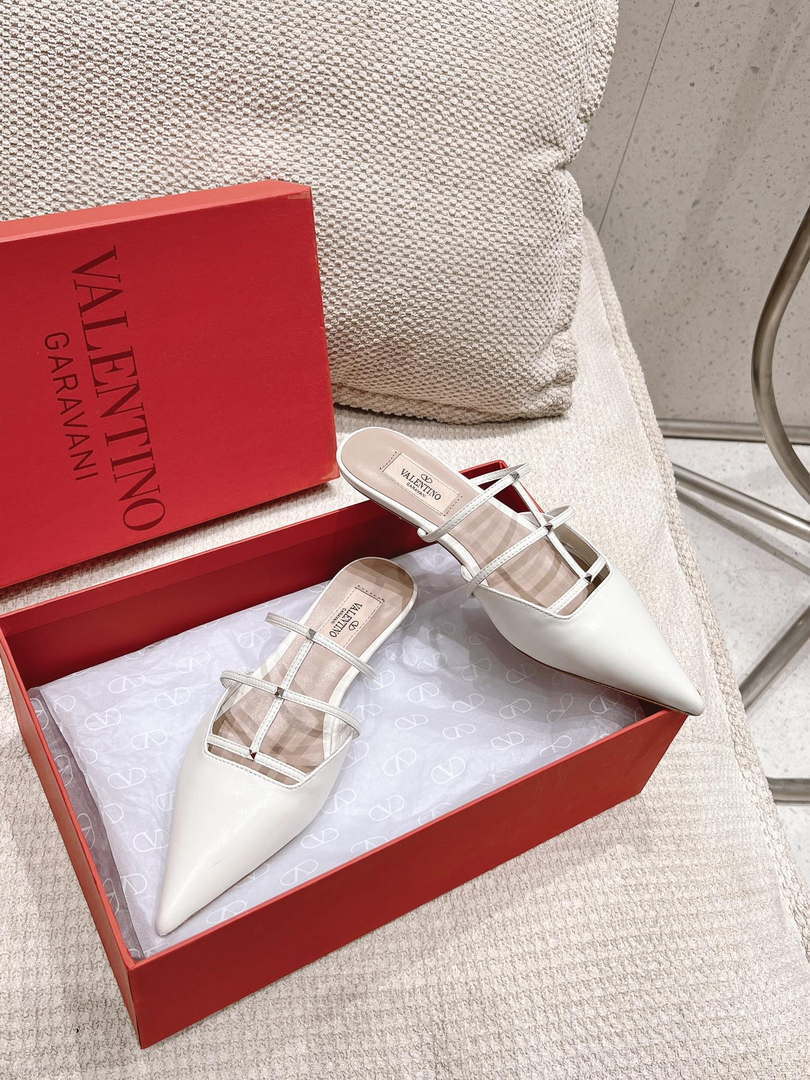 Valentino 4W0S0IZ2ACT Rockstud Wispy Calfskin Mule 20MM V10093