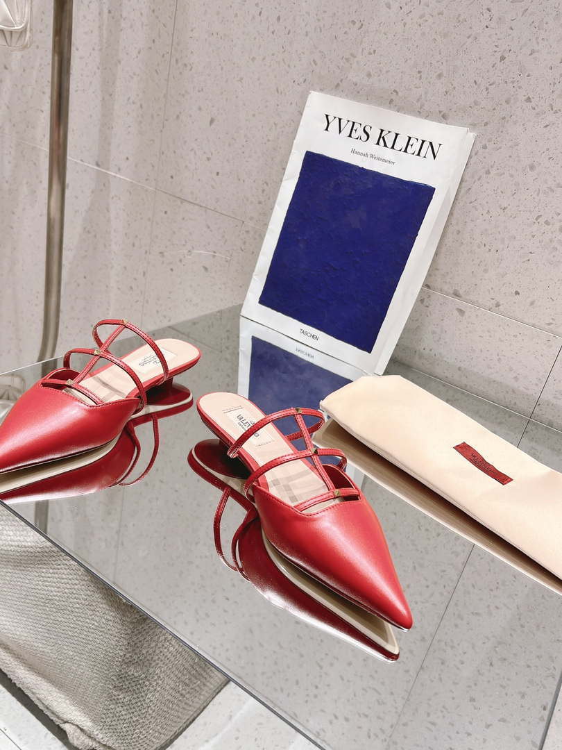 Valentino 4W0S0IZ2ACT Rockstud Wispy Calfskin Mule 20MM V10094