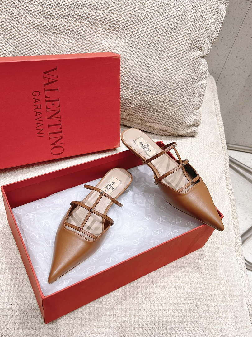 Valentino 4W0S0IZ2ACT Rockstud Wispy Calfskin Mule 20MM V10095