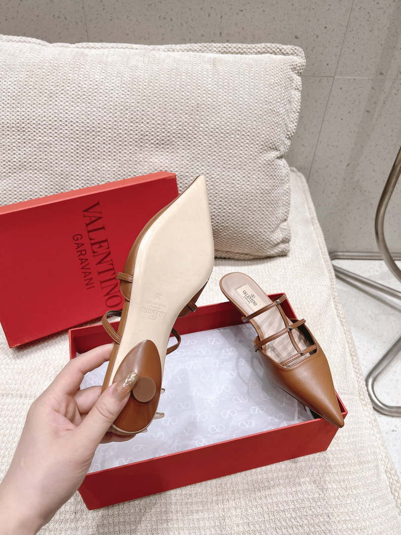 Valentino 4W0S0IZ2ACT Rockstud Wispy Calfskin Mule 20MM V10095