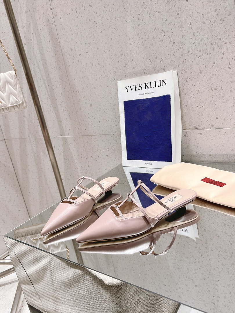 Valentino 4W0S0IZ2ACT Rockstud Wispy Calfskin Mule 20MM V10096