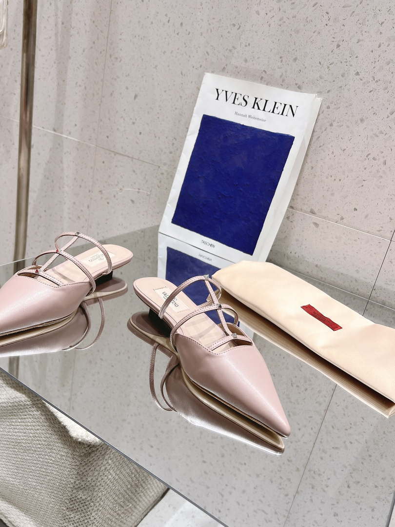 Valentino 4W0S0IZ2ACT Rockstud Wispy Calfskin Mule 20MM V10096