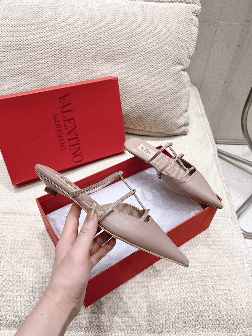 Valentino 4W0S0IZ2ACT Rockstud Wispy Calfskin Mule 20MM V10096