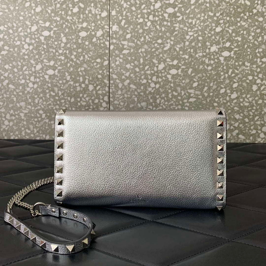 Valentino 4W2P0Z81 Rockstud Wallet With Chain In Grainy Calfskin Bag