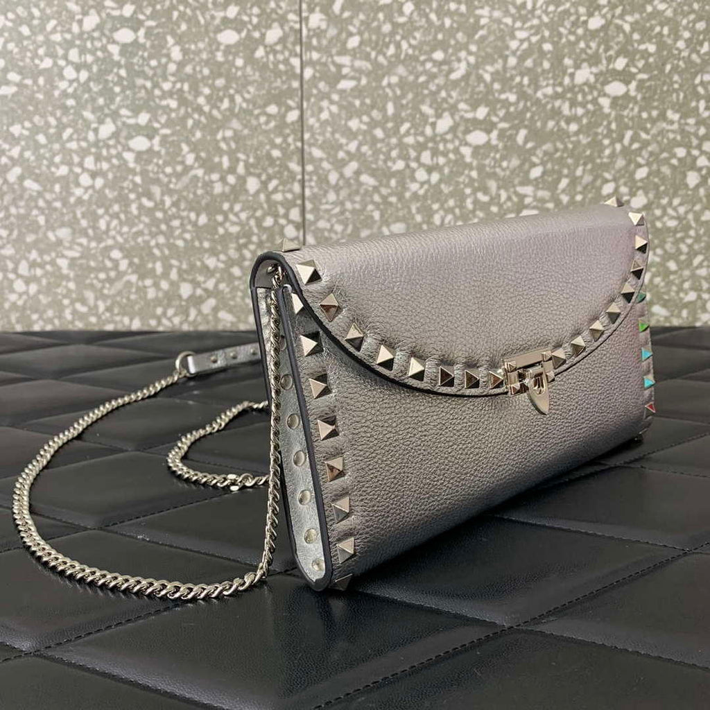 Valentino 4W2P0Z81 Rockstud Wallet With Chain In Grainy Calfskin Bag
