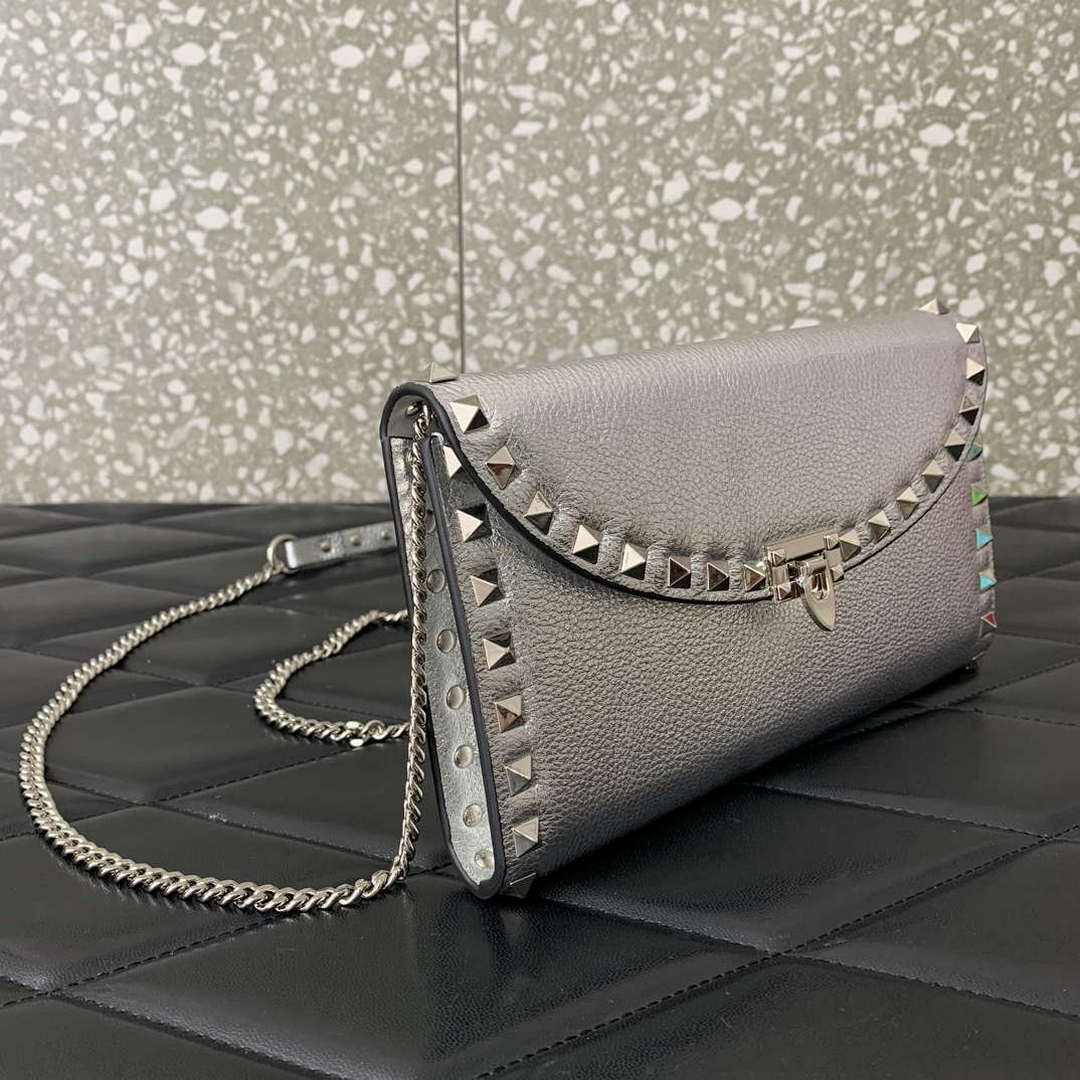 Valentino 4W2P0Z81 Rockstud Wallet With Chain In Grainy Calfskin Bag