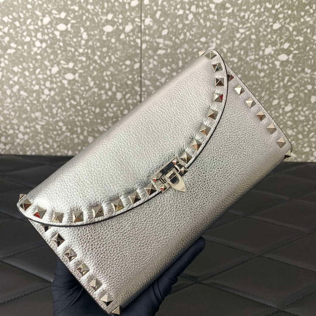 Valentino 4W2P0Z81 Rockstud Wallet With Chain In Grainy Calfskin Bag