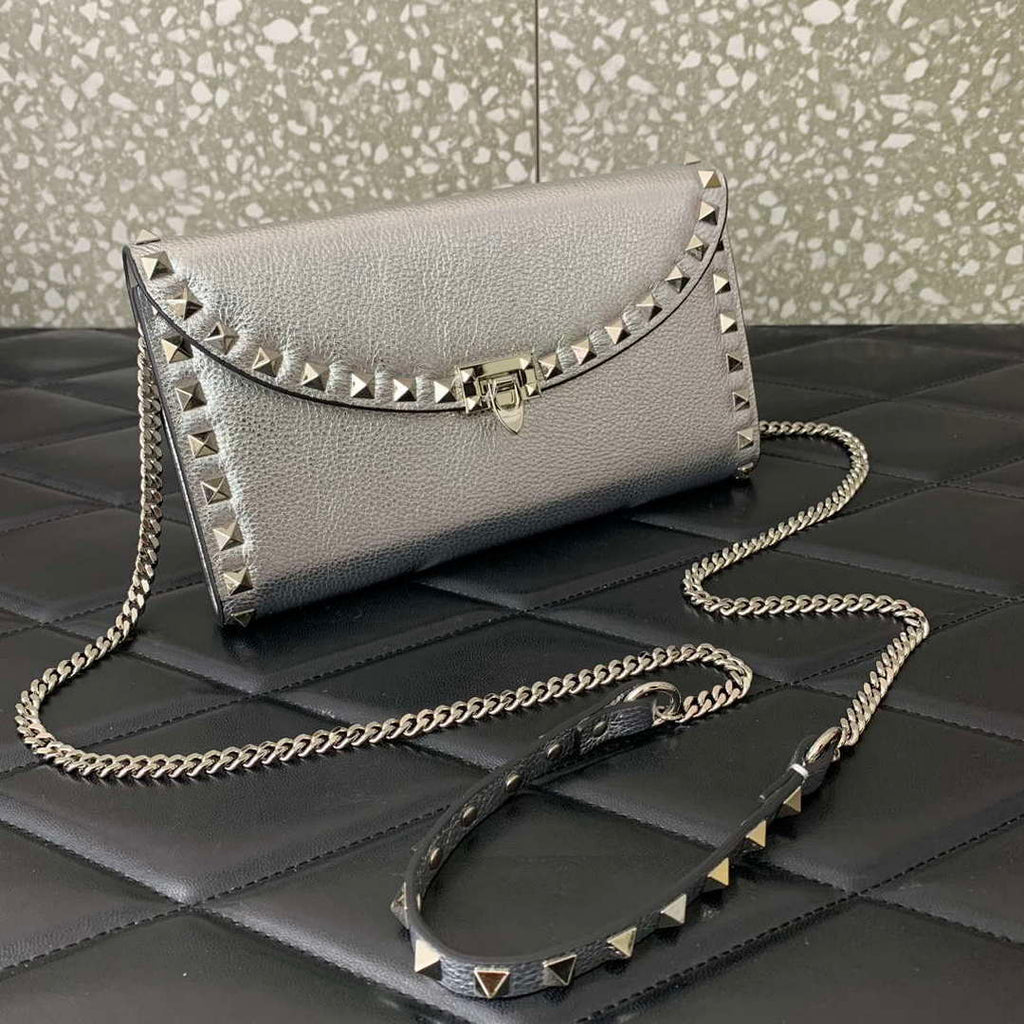 Valentino 4W2P0Z81 Rockstud Wallet With Chain In Grainy Calfskin Bag