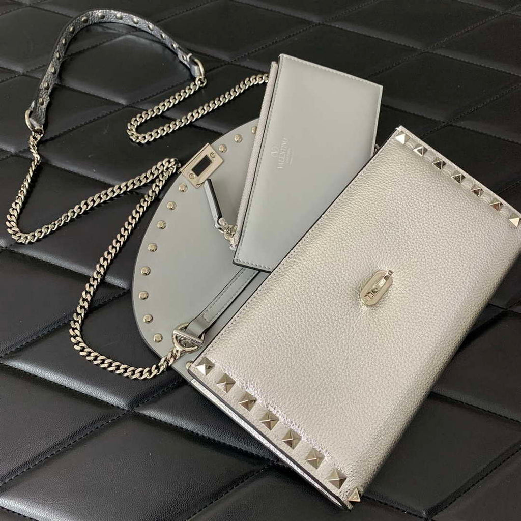 Valentino 4W2P0Z81 Rockstud Wallet With Chain In Grainy Calfskin Bag