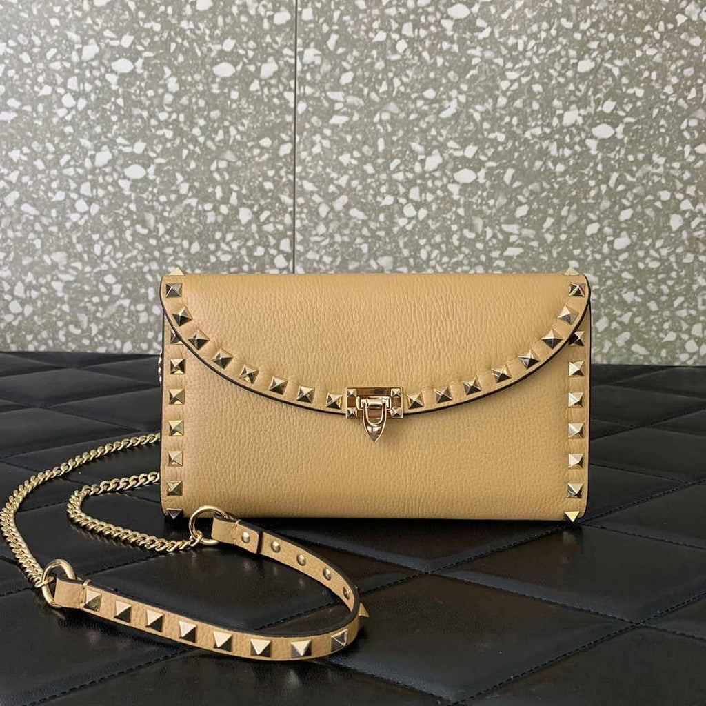 Valentino 4W2P0Z81 Rockstud Wallet With Chain In Grainy Calfskin Bag