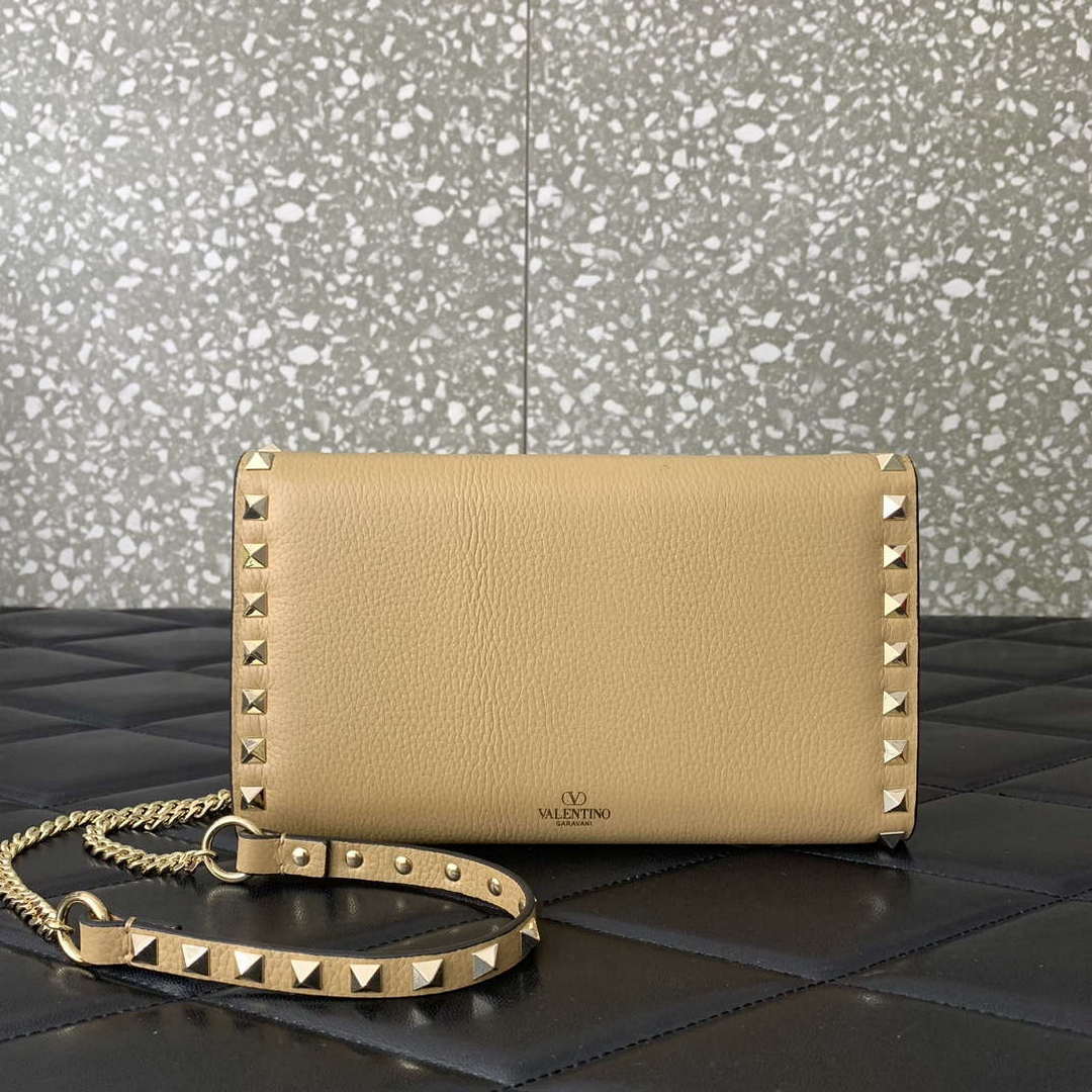 Valentino 4W2P0Z81 Rockstud Wallet With Chain In Grainy Calfskin Bag