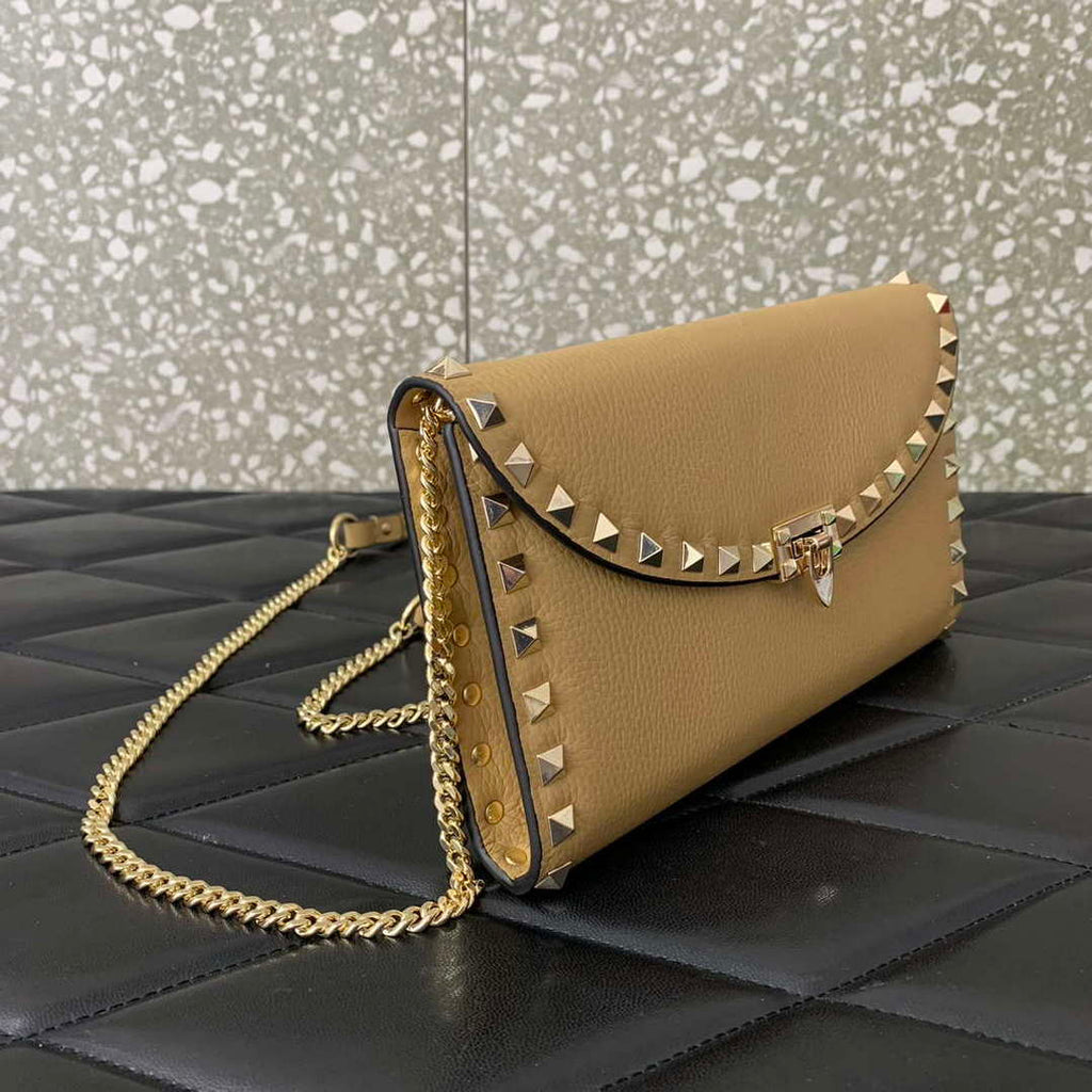 Valentino 4W2P0Z81 Rockstud Wallet With Chain In Grainy Calfskin Bag