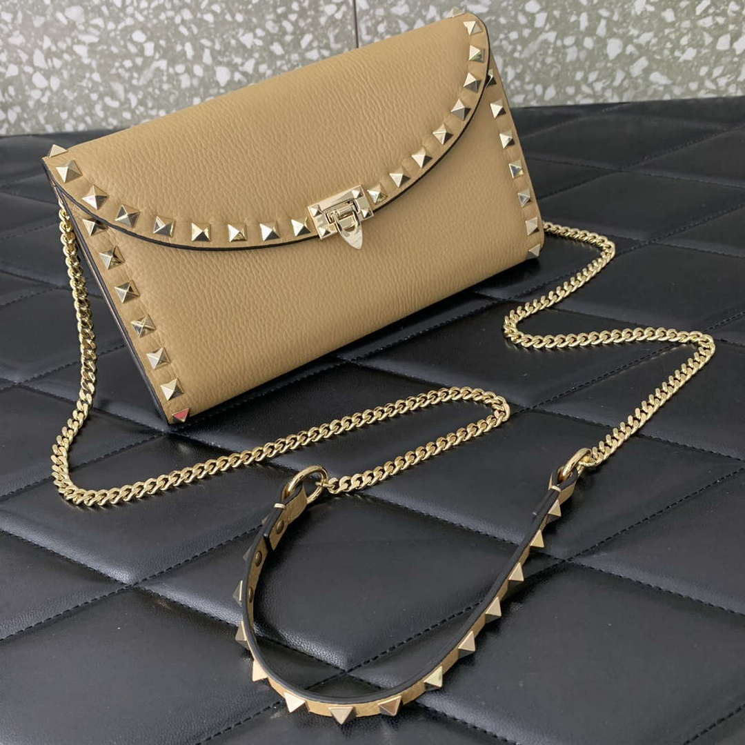 Valentino 4W2P0Z81 Rockstud Wallet With Chain In Grainy Calfskin Bag