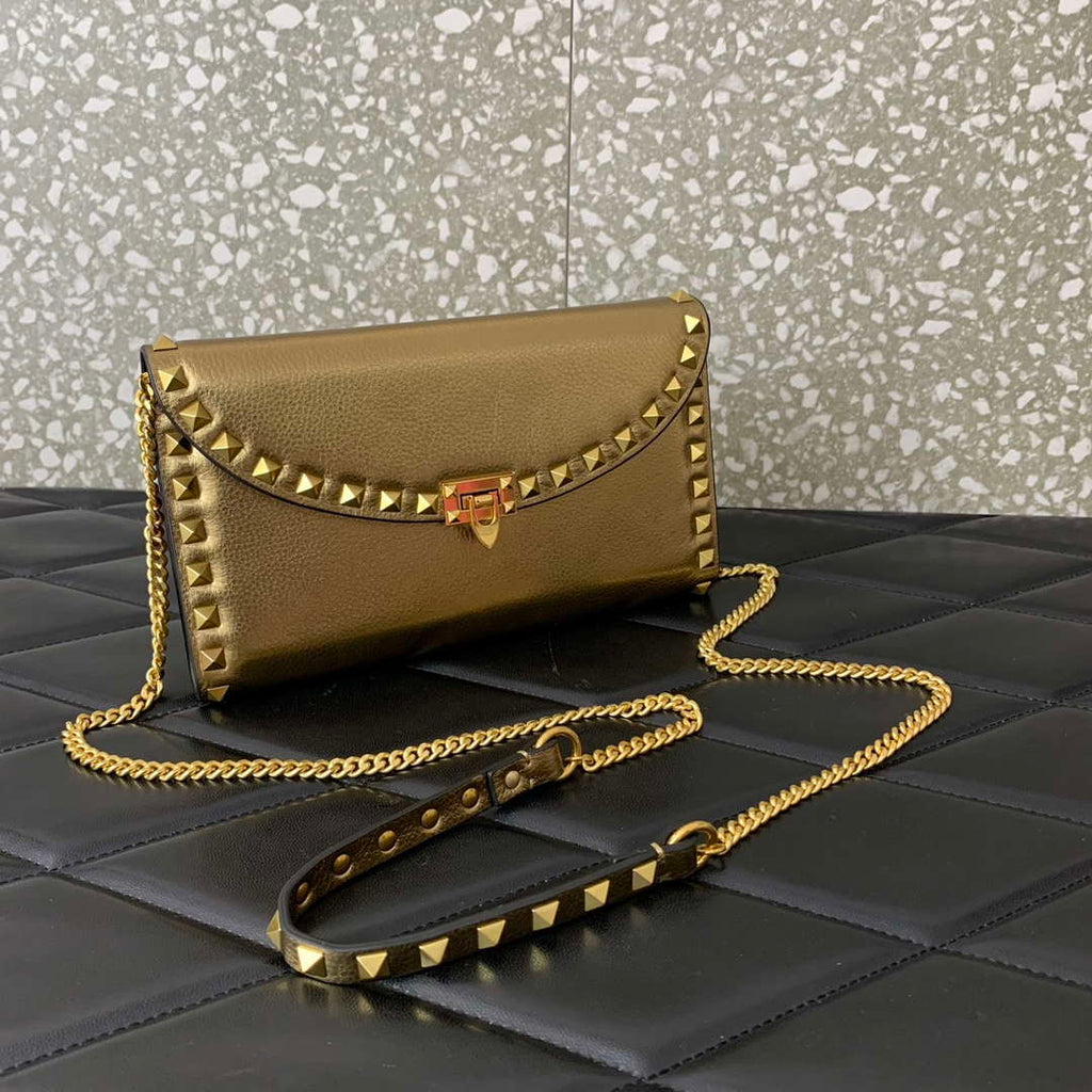 Valentino 4W2P0Z81 Rockstud Wallet With Chain In Grainy Calfskin Bag