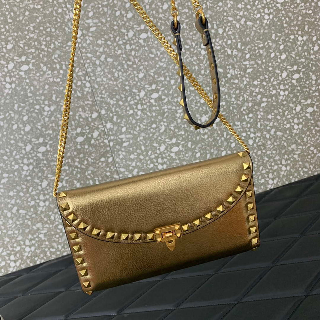 Valentino 4W2P0Z81 Rockstud Wallet With Chain In Grainy Calfskin Bag
