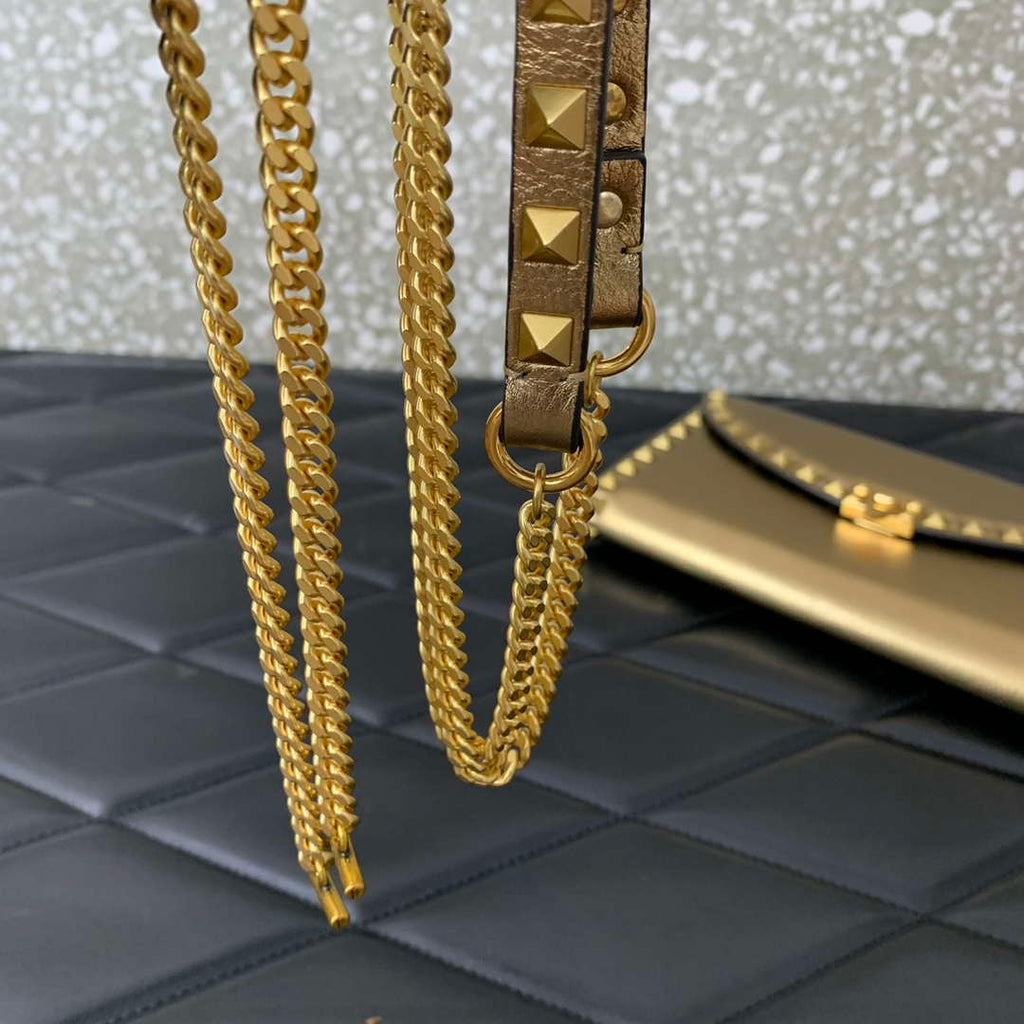 Valentino 4W2P0Z81 Rockstud Wallet With Chain In Grainy Calfskin Bag