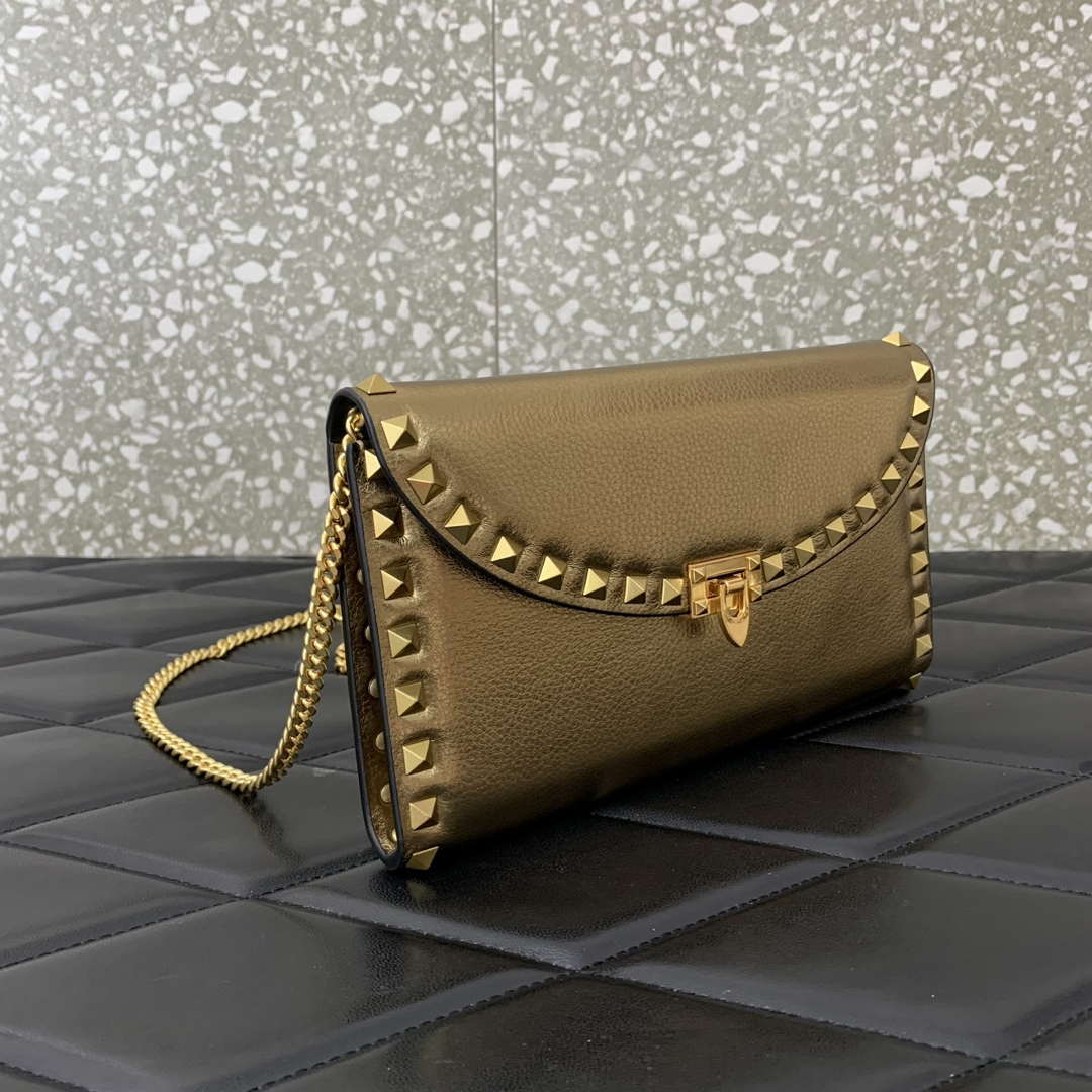 Valentino 4W2P0Z81 Rockstud Wallet With Chain In Grainy Calfskin Bag