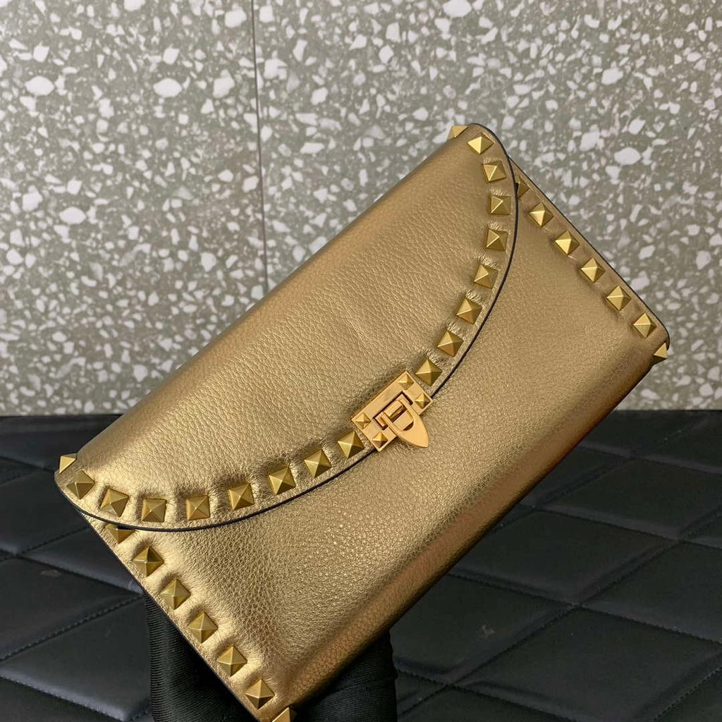 Valentino 4W2P0Z81 Rockstud Wallet With Chain In Grainy Calfskin Bag