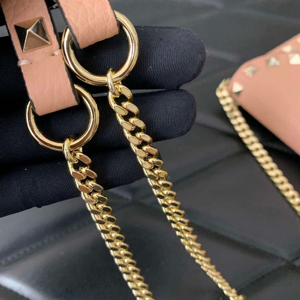 Valentino 4W2P0Z81 Rockstud Wallet With Chain In Grainy Calfskin Bag