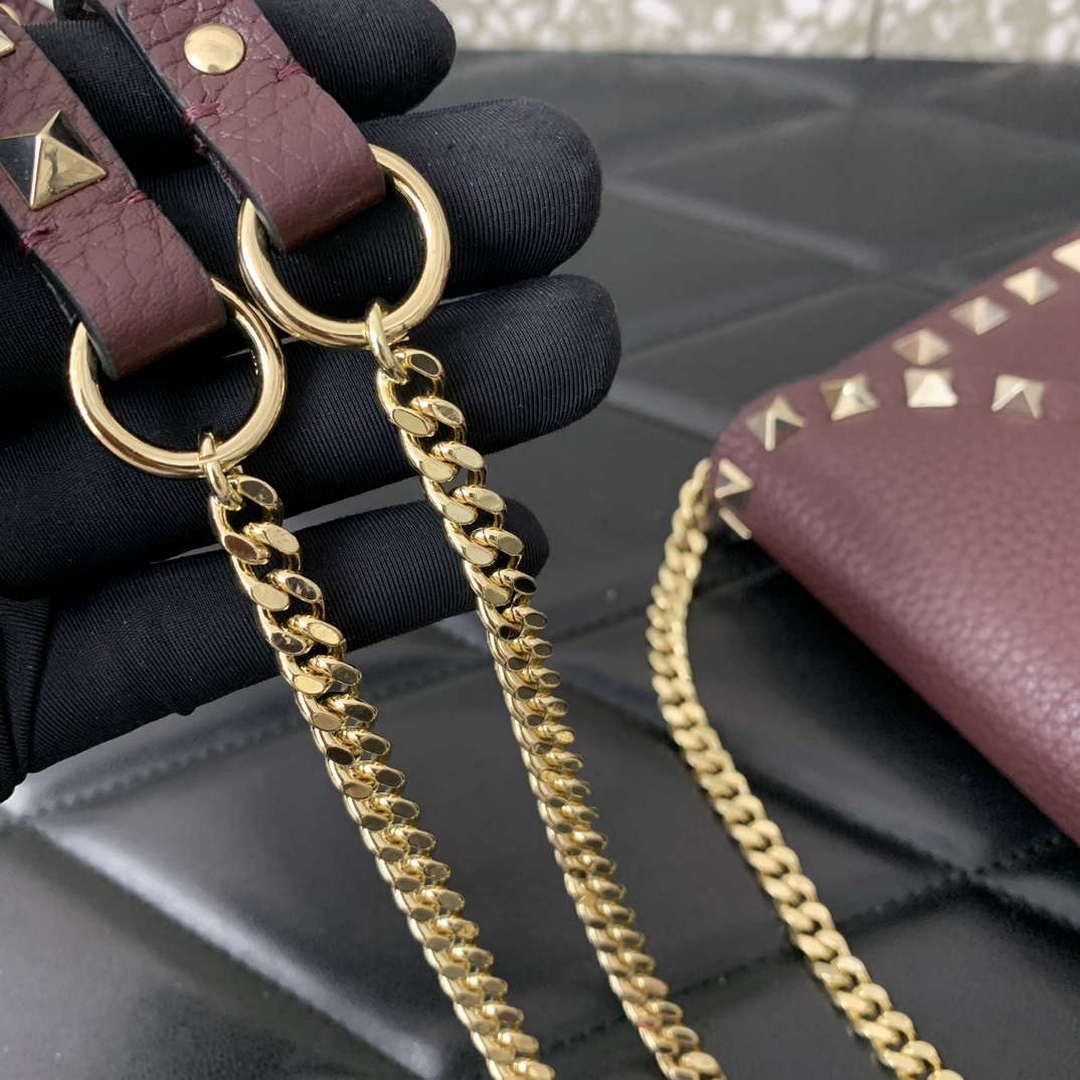 Valentino 4W2P0Z81 Rockstud Wallet With Chain In Grainy Calfskin Bag
