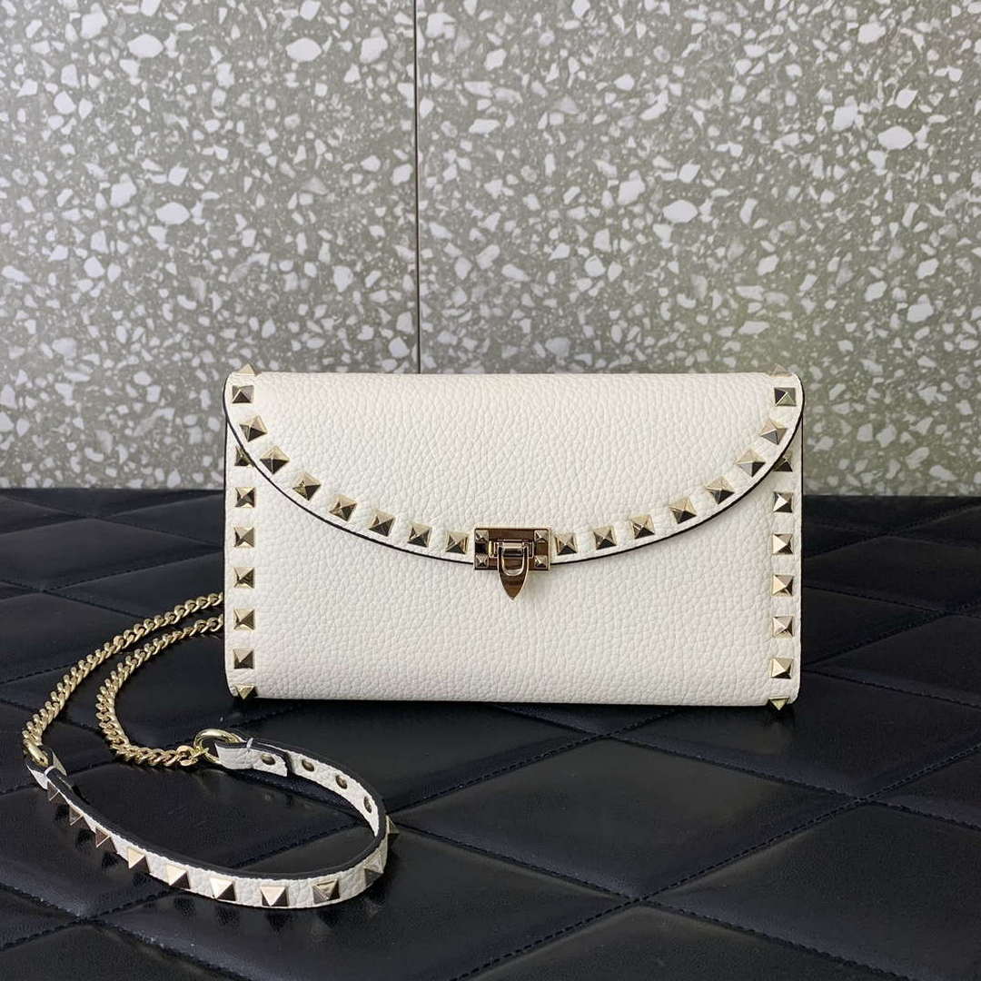 Valentino 4W2P0Z81 Rockstud Wallet With Chain In Grainy Calfskin Bag