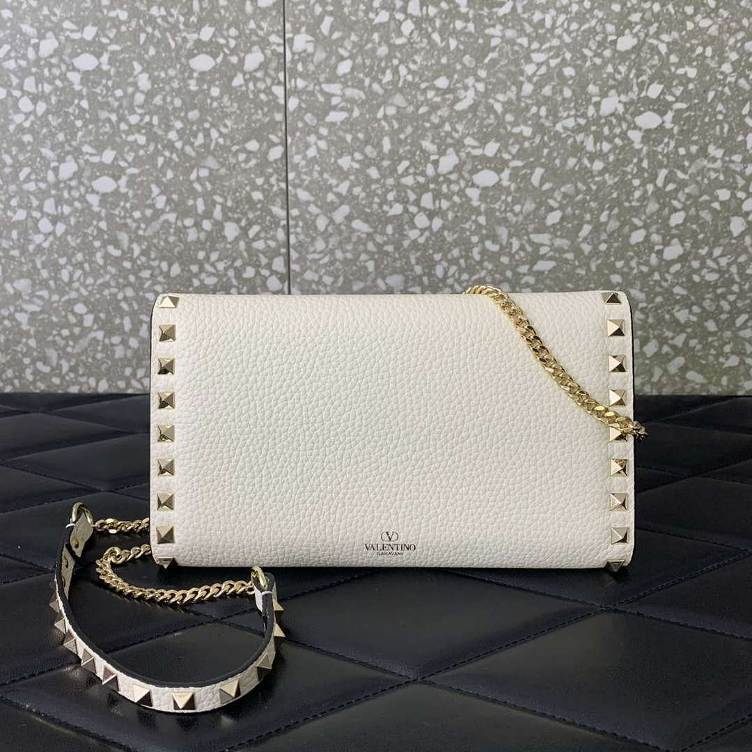 Valentino 4W2P0Z81 Rockstud Wallet With Chain In Grainy Calfskin Bag