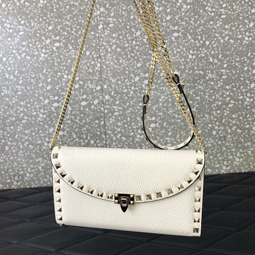 Valentino 4W2P0Z81 Rockstud Wallet With Chain In Grainy Calfskin Bag