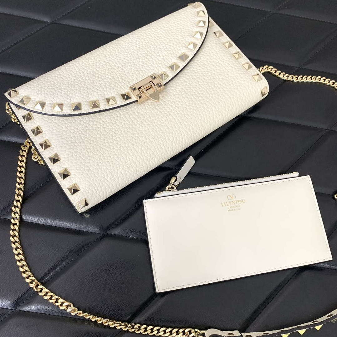 Valentino 4W2P0Z81 Rockstud Wallet With Chain In Grainy Calfskin Bag