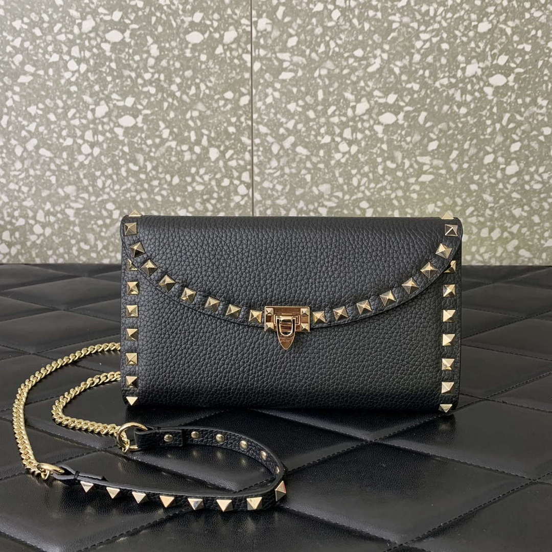 Valentino 4W2P0Z81 Rockstud Wallet With Chain In Grainy Calfskin Bag