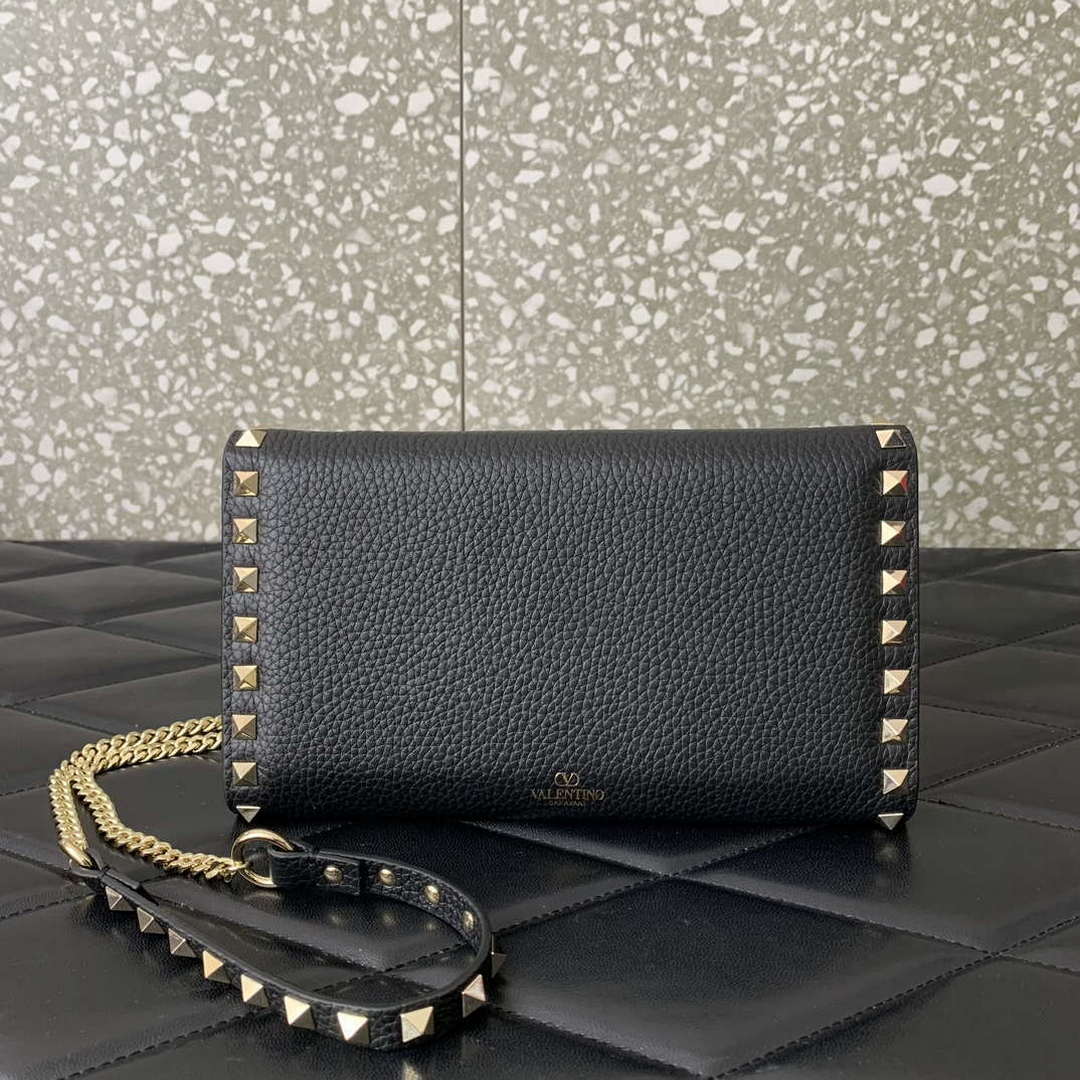 Valentino 4W2P0Z81 Rockstud Wallet With Chain In Grainy Calfskin Bag