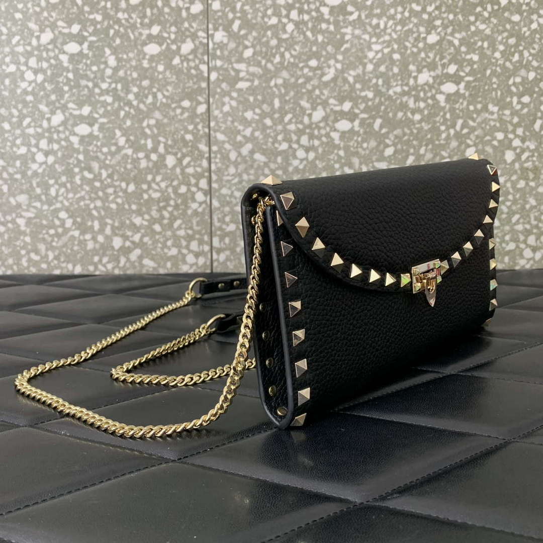 Valentino 4W2P0Z81 Rockstud Wallet With Chain In Grainy Calfskin Bag