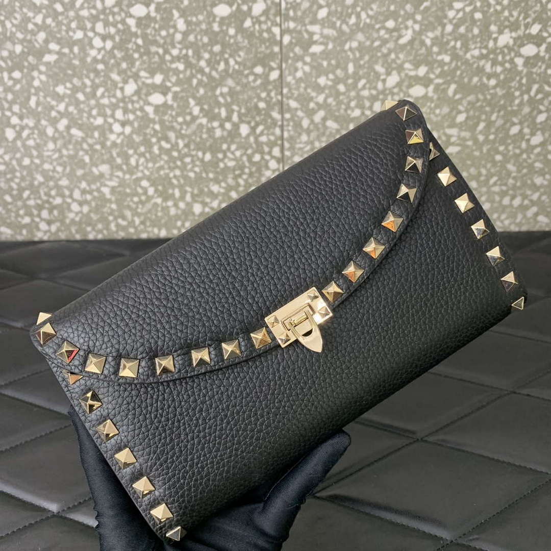 Valentino 4W2P0Z81 Rockstud Wallet With Chain In Grainy Calfskin Bag