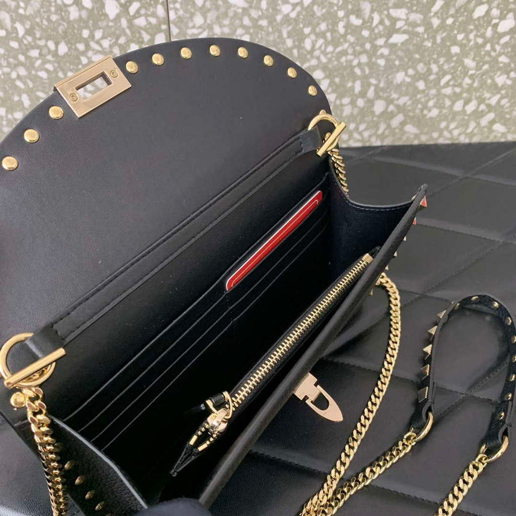 Valentino 4W2P0Z81 Rockstud Wallet With Chain In Grainy Calfskin Bag