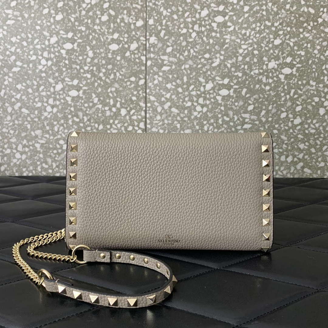 Valentino 4W2P0Z81 Rockstud Wallet With Chain In Grainy Calfskin Bag